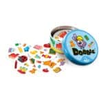 imagen del contenido de juego de cartas dobble kids