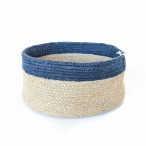 Cesta de yute natural con raya azul