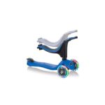 Patinete globber azul con ruedas con luces