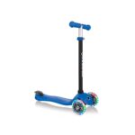 Patinete globber azul con ruedas con luces