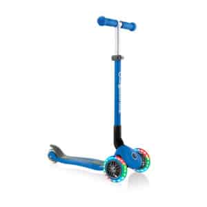Patinete plegable Globber azul con luces en las ruedas