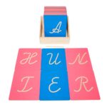 Letras mayúsculas con hendidura montessori