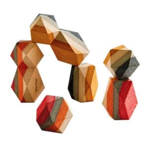 6 Geo rocas asimétricas apilables Plan toys para buscar el equilibrio