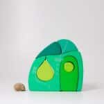 Pueblo de cuento de hadas con tres casitas Grimms