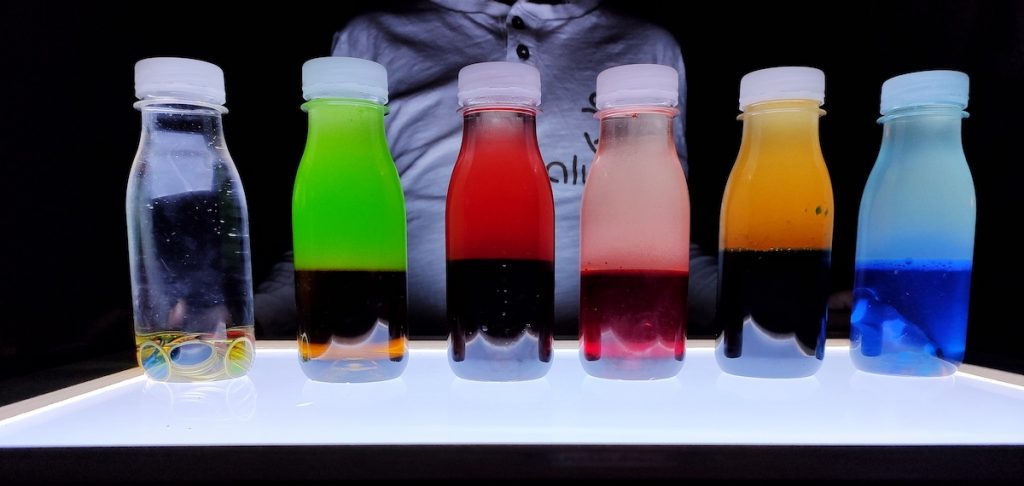 Botellas sensoriales bicolores