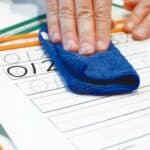 Sobre funda transparente para escribir y borrar