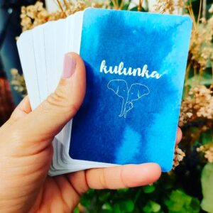 juego de cartas con diferentes propuestas para conectar en familia Kulunka
