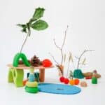 20 piezas de madera para crear minimundos en tonos verdes de la primavera