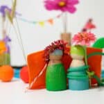 20 piezas de madera para crear minimundos en tonos verdes de la primavera