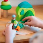 20 piezas de madera para crear minimundos en tonos verdes de la primavera