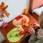20 piezas de madera para crear minimundos con tonalidades naranjas