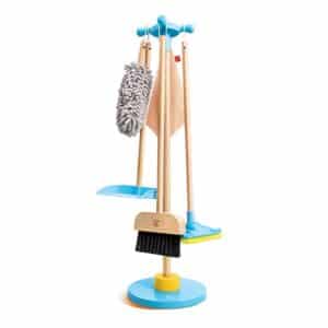 set de limpieza con escoba, plumero, mopa, recogedor hape