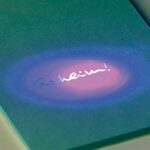 bolígrafo mensaje secreto con linterna ultravioleta