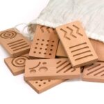 Dominó de madera sensorial táctil con 28 piezas con hendidura