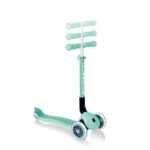 Patinete plegable Globber Eco verde pistacho con luces