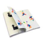 Tangram de madera en caja de metal