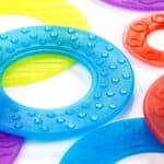 Anillos translúcidos con plantillas y distintas texturas