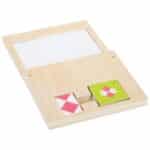 Caja plegada del juego de simetrías con espejo Educate