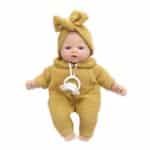 Muñeca Bobble mostaza de 26 cm con el chupete colgando