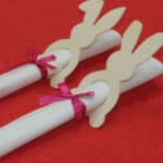 imagen de dos láminas de conejo de madera hechas con el Pack material para herramienta eléctrica PlayMake