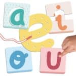 El reto de las vocales, juego manipulativo contenido