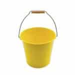 Cubo amarillo metálico pequeño para jardín