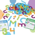 Set de clase con piezas para construir letras y números con tarjetas