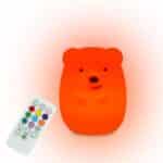Lámpara quitamiedos blandita Oso encendida en naranja