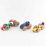 imagen de tres coches hechos con la Construcción magnética 72 piezas flexibles Clixo Wheel Pack