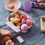 imagen de los adornos con más huevos pintados