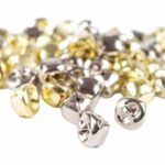 Imagen de cerca de 50 cascabeles para manualidades
