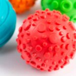 Imagen de una bola de cerca de Esferas con texturas para plastilina