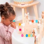Imagen de niña mirando por Set de 10 gemas translúcidas acrílicas