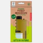 imagen del packaging del Microscopio de bolsillo con luz led de Kikkerland, el accesorio perfecto para nuestras aventuras al aire libre.