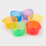 imagen de los 6 cuencos translúcidos para verter de colores de Tickit en círculo
