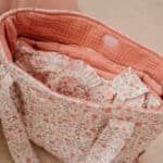 imagen del interior del Bolso cambiador muñecas de Little Dutch