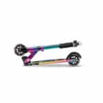 imagen del Patinete Micro Neochrome Multicolor con luces LED plegado
