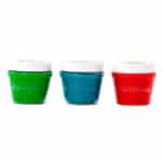 imagen de los botes de Plastilina Natural, 3 botes rojo azul y verde de 125gr