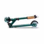 imagen del Patinete Micro Verde Eco plegable con luces LED plegado