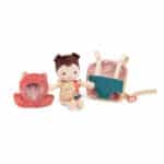 imagen del contenido de la Muñeca blandita Jeanne con mochila portabebés de Janod