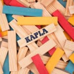 imagen de las piezas del Juego Kapla 200 piezas Barril Verano