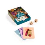 imagen de las cartas los dados y de la caja del Juego de dados y apuestas Pirates 'N' Dice de Djeco