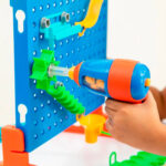 Juego de construcción circuito de canicas con taladro y tornillos - Imagen 5