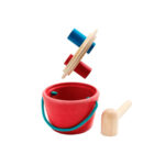 imagen con la tapa abierta del Cubo de golpeo con martillo de madera de Plantoys