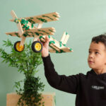 imagen de un avión construido con el Join Clips para Kapla Set de ruedas y clips giratorios