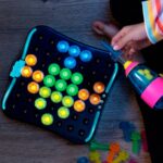 imagen del Juego de construcción con taladro luminoso y tornillos iluminado