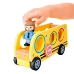 imagen del Autobús escolar Hape Set de vehículo con figuras