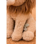 Imagen de cerca de Peluche león 17 cm Safari Friends de Little Dutch