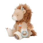 Imagen de las actividades de Peluche león de actividades Safari Friends de Little Dutch