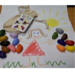 Dibujo hecho con las Ceras de soja ecológicas de colores 16 unidades Crayon Rocks
